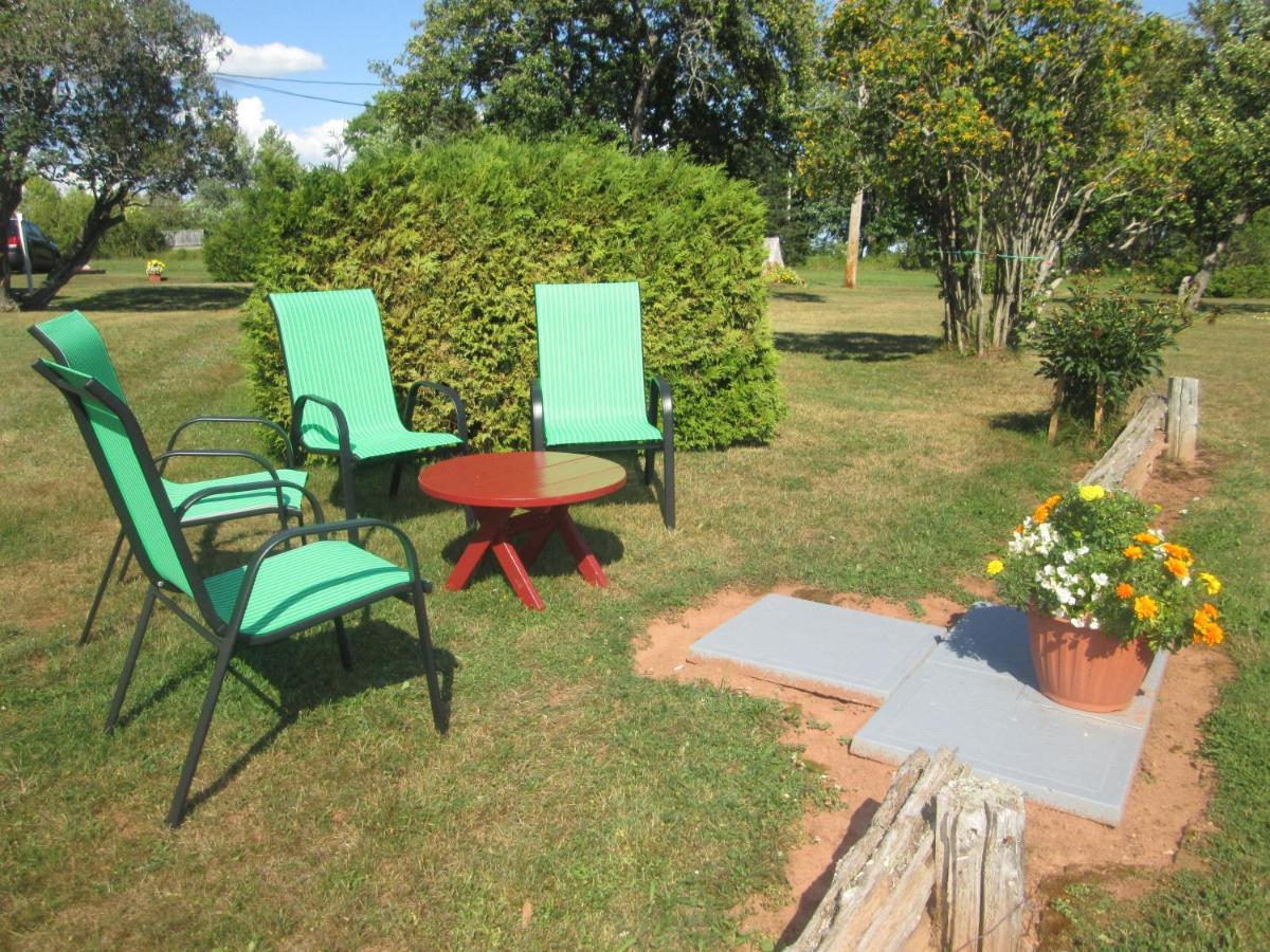 Gite Les Acres Tranquilles B&B Port-Daniel Kültér fotó